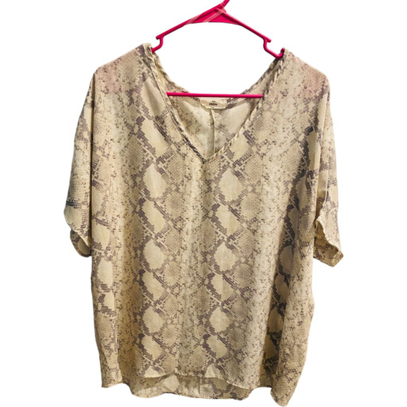 Entro Snake Print V-Neck Lightweight Blouse Size L - Picture 3 of 5